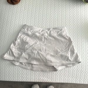 Lululemon Pleated Mini Skirt in White Size 6 Tall